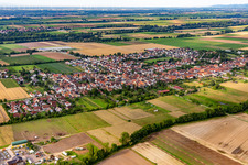 Vue aérienne de Du nord à Gommersheim dans le département Rhénanie-Palatinat, Allemagne