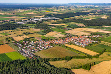 Du nord-est à Erlenbach bei Kandel dans le département Rhénanie-Palatinat, Allemagne d'en haut
