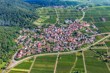 Vue aérienne de Du sud le matin à Eschbach dans le département Rhénanie-Palatinat, Allemagne