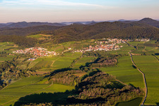 Vue aérienne de De l'est à le quartier Gleiszellen in Gleiszellen-Gleishorbach dans le département Rhénanie-Palatinat, Allemagne