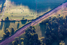 Vue aérienne de Tracé pour la nouvelle construction du tronçon de 51 km du gazoduc transeuropéen (TENP-I entre les Pays-Bas et la Suisse) entre Mittelbrunn et Klingenmünster à Spirkelbach dans le département Rhénanie-Palatinat, Allemagne