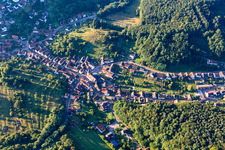 Vue d'oiseau de Schwanheim dans le département Rhénanie-Palatinat, Allemagne