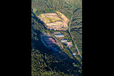 Vue aérienne de BauLog-HW GmbH (recyclage des gravats, transport de chantier, centre de recyclage, vente de gravats, service de conteneurs), emballage industriel Palatinat du Sud-Ouest | Deufol Industrie-Service GmbH à Hinterweidenthal dans le département Rhénanie-Palatinat, Allemagne