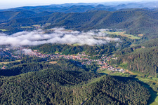 Vue aérienne de Placer sous les nuages du nord à Bruchweiler-Bärenbach dans le département Rhénanie-Palatinat, Allemagne