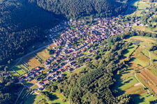 Vue d'oiseau de Vorderweidenthal dans le département Rhénanie-Palatinat, Allemagne