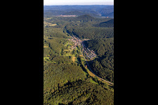 Vue aérienne de Du sud-est à Waldrohrbach dans le département Rhénanie-Palatinat, Allemagne