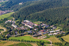 Vue aérienne de Hôpital Palatinat de Psychiatrie et de Neurologie Département de Psychiatrie Générale « Landeck » von Norden à Klingenmünster dans le département Rhénanie-Palatinat, Allemagne
