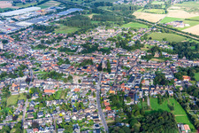 Vue aérienne de Ville vue de l'ouest à le quartier Dremmen in Heinsberg dans le département Rhénanie du Nord-Westphalie, Allemagne