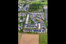 Vue aérienne de Korbmacherstrasse à le quartier Hilfarth in Hückelhoven dans le département Rhénanie du Nord-Westphalie, Allemagne