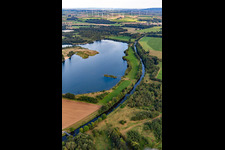 Vue aérienne de Lac de carrière sur la Rur à le quartier Doveren in Hückelhoven dans le département Rhénanie du Nord-Westphalie, Allemagne