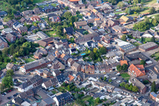Vue aérienne de Au Maar à le quartier Kückhoven in Erkelenz dans le département Rhénanie du Nord-Westphalie, Allemagne