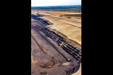 Photographie aérienne de Vue de la mine de lignite à ciel ouvert de Garzweiler depuis le nord à le quartier Borschemich in Erkelenz dans le département Rhénanie du Nord-Westphalie, Allemagne