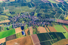 Dierbach dans le département Rhénanie-Palatinat, Allemagne du point de vue du drone