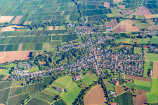Vue aérienne de Villages du Klingbachtal à le quartier Ingenheim in Billigheim-Ingenheim dans le département Rhénanie-Palatinat, Allemagne