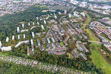 Vue aérienne de Centre à le quartier Oberreut in Karlsruhe dans le département Bade-Wurtemberg, Allemagne