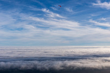 Vue aérienne de Au dessus des nuages à Petit-Réderching dans le département Moselle, France