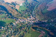 Vue aérienne de Walschbronn dans le département Moselle, France
