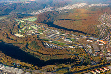 Photographie aérienne de Dépôt de l'armée américaine et de la Bundeswehr sur la Husterhöhe et stade du club de football Pirmasens eV à Pirmasens dans le département Rhénanie-Palatinat, Allemagne