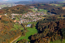 Vue aérienne de Village du sud-ouest à Lambsborn dans le département Rhénanie-Palatinat, Allemagne