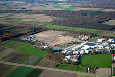 Vue aérienne de Zone industrielle d'Am Horst à le quartier Minderslachen in Kandel dans le département Rhénanie-Palatinat, Allemagne