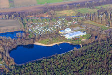 Vue aérienne de Plage et camping au centre de loisirs Moby Dick à Rülzheim dans le département Rhénanie-Palatinat, Allemagne