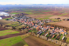 Vue aérienne de Vue du village depuis le sud-est à Herxheimweyher dans le département Rhénanie-Palatinat, Allemagne