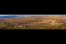 Vue aérienne de Vue de la ville depuis le sud à Insheim dans le département Rhénanie-Palatinat, Allemagne