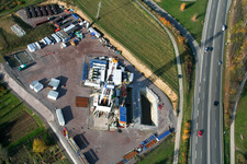 Plateforme de forage à la centrale géothermique Insheim à Insheim dans le département Rhénanie-Palatinat, Allemagne vue d'en haut