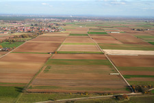 Vue aérienne de Aérodrome modèle à le quartier Offenbach in Offenbach an der Queich dans le département Rhénanie-Palatinat, Allemagne