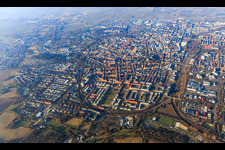 Vue aérienne de Vue d'ensemble de la ville depuis le sud à Landau in der Pfalz dans le département Rhénanie-Palatinat, Allemagne