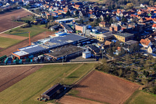 Vue aérienne de BRASSERIE BELLHEIMER - PARK & Bellheimer Breweries GmbH & Co. KG à Bellheim dans le département Rhénanie-Palatinat, Allemagne