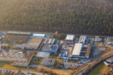 Vue aérienne de Zone industrielle Friedrich-List-Straße avec NDT Global et Alleima Karlsruhe GmbH à le quartier Blankenloch in Stutensee dans le département Bade-Wurtemberg, Allemagne