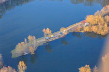 Vue aérienne de Lac de l'Ours à le quartier Ottersheim in Ottersheim bei Landau dans le département Rhénanie-Palatinat, Allemagne
