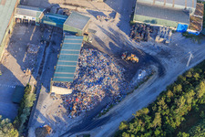 Vue aérienne de Tas de déchets livrés à la décharge du CIT Montemarta à Alcalá de Guadaíra dans le département Séville, Espagne