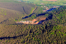 Vue aérienne de Carrière Carrière Loegel Rothbach à Rothbach dans le département Bas Rhin, France