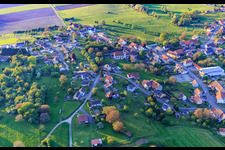 Vue aérienne de Vue du village depuis le sud à Durstel dans le département Bas Rhin, France