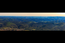 Vue aérienne de Panorama des Vosges du Nord depuis le sud à Wimmenau dans le département Bas Rhin, France
