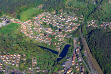 Vue aérienne de Vue de la vallée de la Moder depuis l'est à Wingen-sur-Moder dans le département Bas Rhin, France