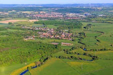 Vue aérienne de Le cours sinueux de la Sarre à Schopperten dans le département Bas Rhin, France