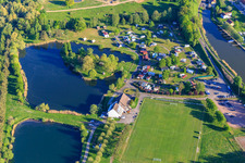 Vue aérienne de Camping Coeur d'Alsace entre lacs et Canal des houllères de la Sarre à Harskirchen dans le département Bas Rhin, France