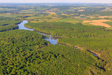 Vue aérienne de Gemein Weiher et Lang Weiher dans la forêt à Fénétrange dans le département Moselle, France