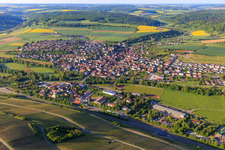 Vue aérienne de Vue de la vallée de la Tauber depuis le nord à le quartier Markelsheim in Bad Mergentheim dans le département Bade-Wurtemberg, Allemagne