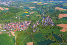 Vue aérienne de Vue d'ensemble des vallées de Gollach et de Tauber le matin depuis le sud-est à Bieberehren dans le département Bavière, Allemagne
