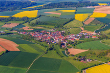 Vue aérienne de Aperçu matinal depuis le nord-est à le quartier Nassau in Weikersheim dans le département Bade-Wurtemberg, Allemagne