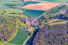 Vue aérienne de Quartier de Hof Uhlberg à le quartier Krensheim in Grünsfeld dans le département Bade-Wurtemberg, Allemagne