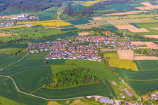 Vue aérienne de Vue de la ville depuis l'ouest à le quartier Impfingen in Tauberbischofsheim dans le département Bade-Wurtemberg, Allemagne