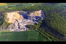Vue aérienne de Carrière Werbach de gravier SHB à Werbach dans le département Bade-Wurtemberg, Allemagne