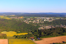Vue aérienne de Vue de la ville depuis l'est à le quartier Reinhardshof in Wertheim dans le département Bade-Wurtemberg, Allemagne