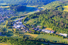 Vue aérienne de Zone industrielle Zum Schlag avec Rekuplast GmbH, Uebe Medical GmbH et TFA Dostmann GmbH & Co. KG à le quartier Reicholzheim in Wertheim dans le département Bade-Wurtemberg, Allemagne