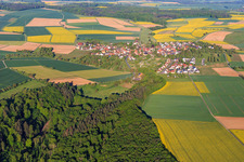 Vue aérienne de Vue de la ville depuis l'est le matin à le quartier Sachsenhausen in Wertheim dans le département Bade-Wurtemberg, Allemagne